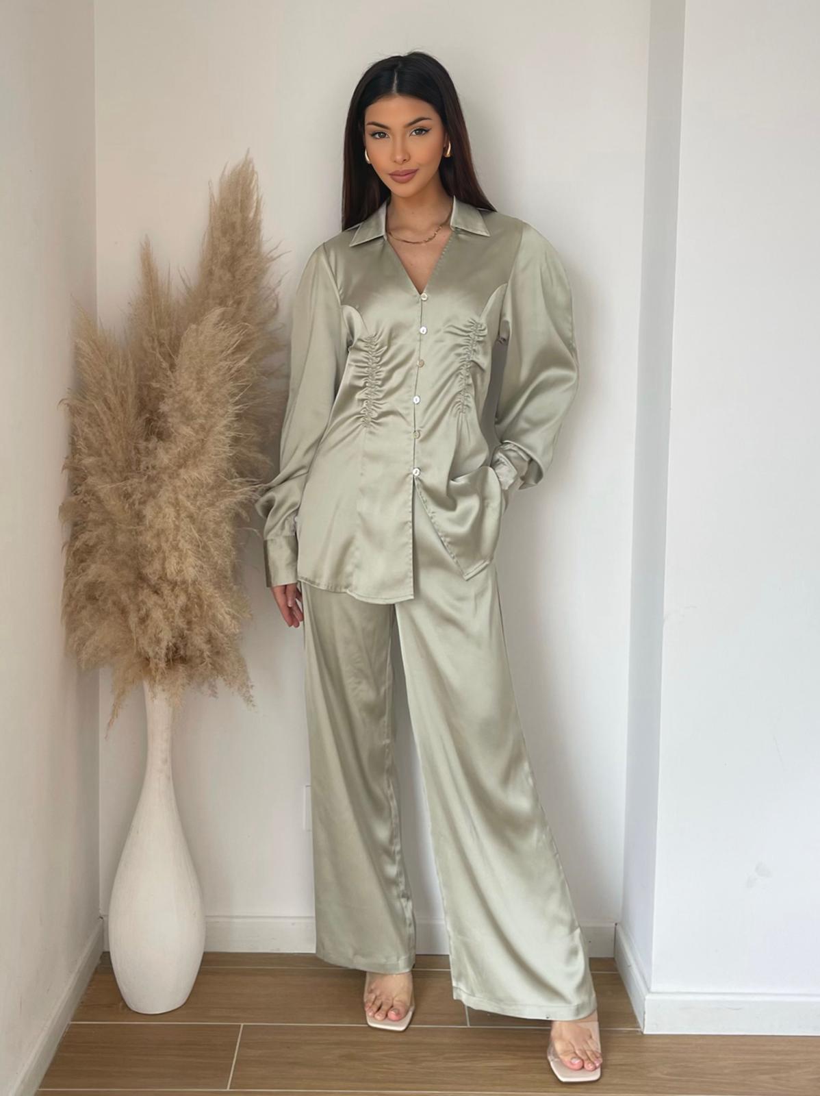 Ensemble satiné