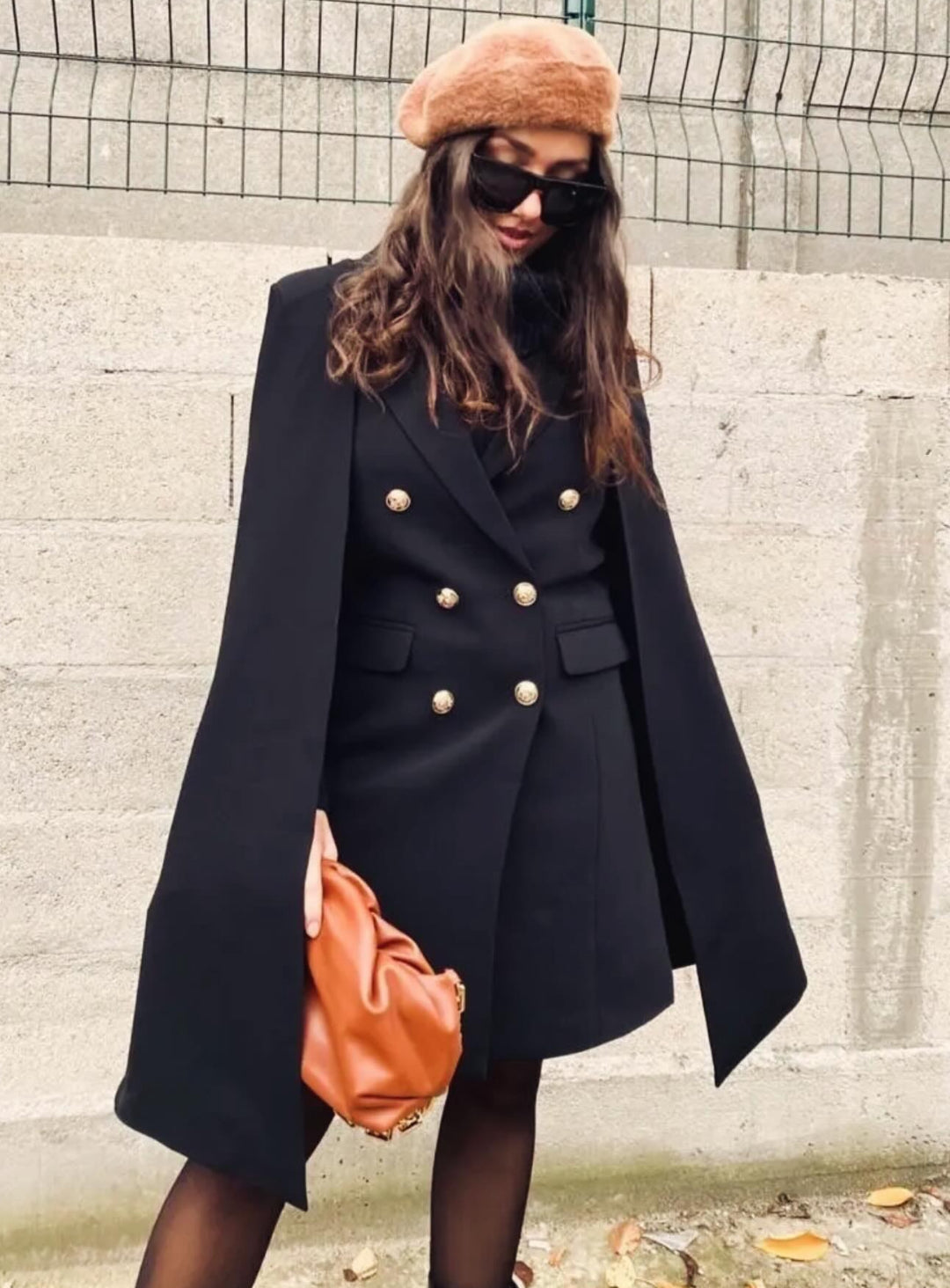 Blazer long sans manche à cape